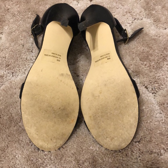 Size 8.5 shi sandals - Picture 3 of 3